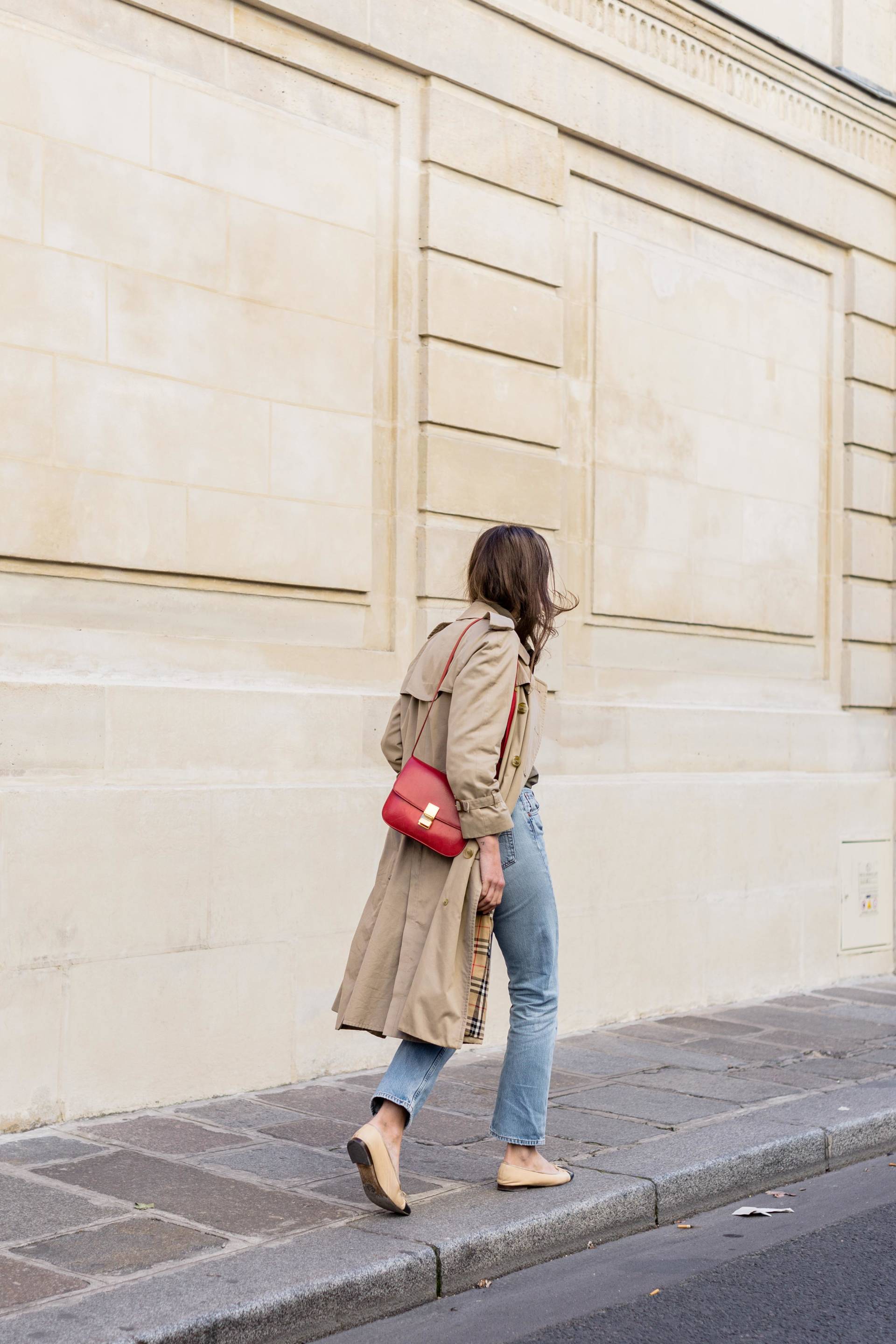 ari_paris_red_celinebag_trench5